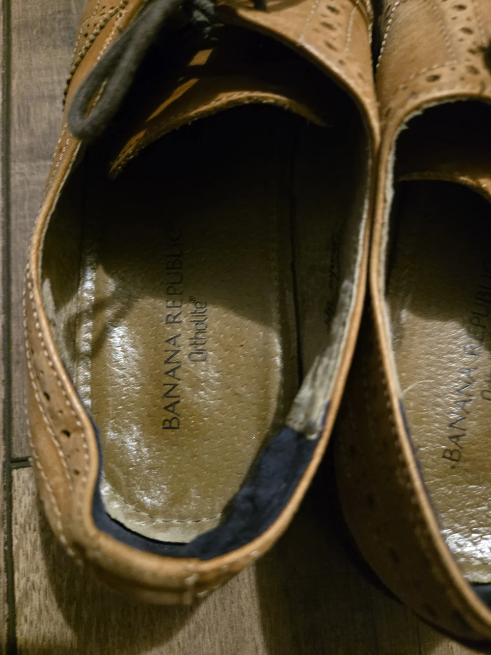 Banana Republic Tan Leather Wingtip Dress Shoes